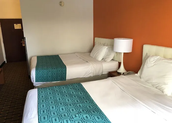 Howard Johnson By Wyndham Airport