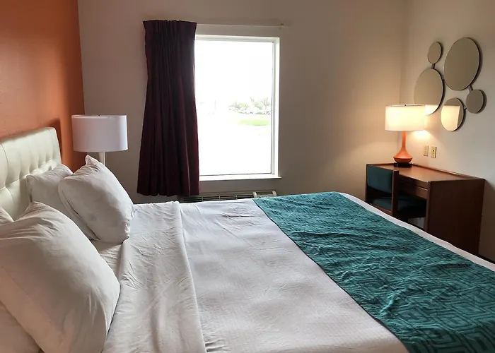Howard Johnson By Wyndham Airport