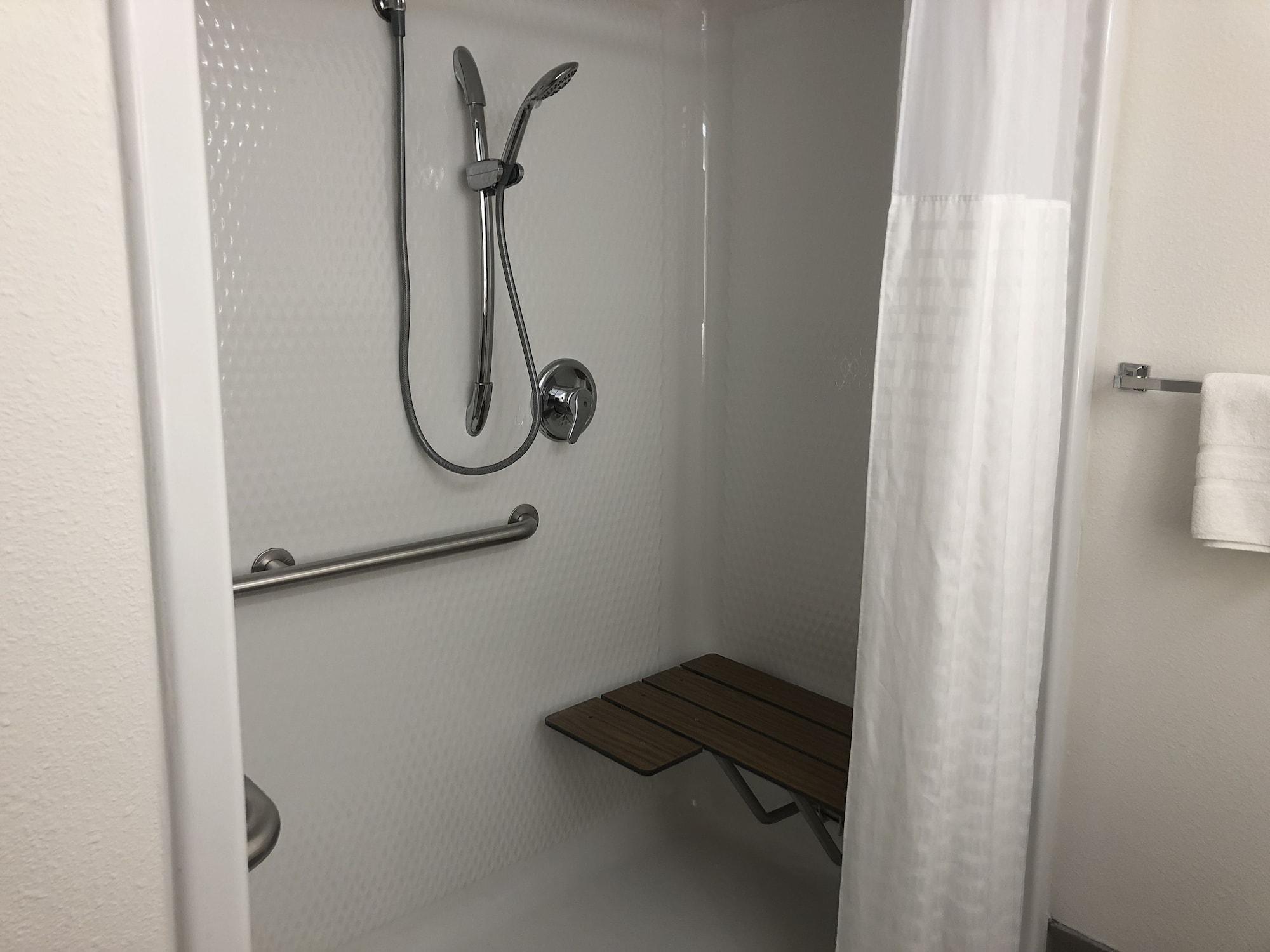 Howard Johnson By Wyndham Airport 3*