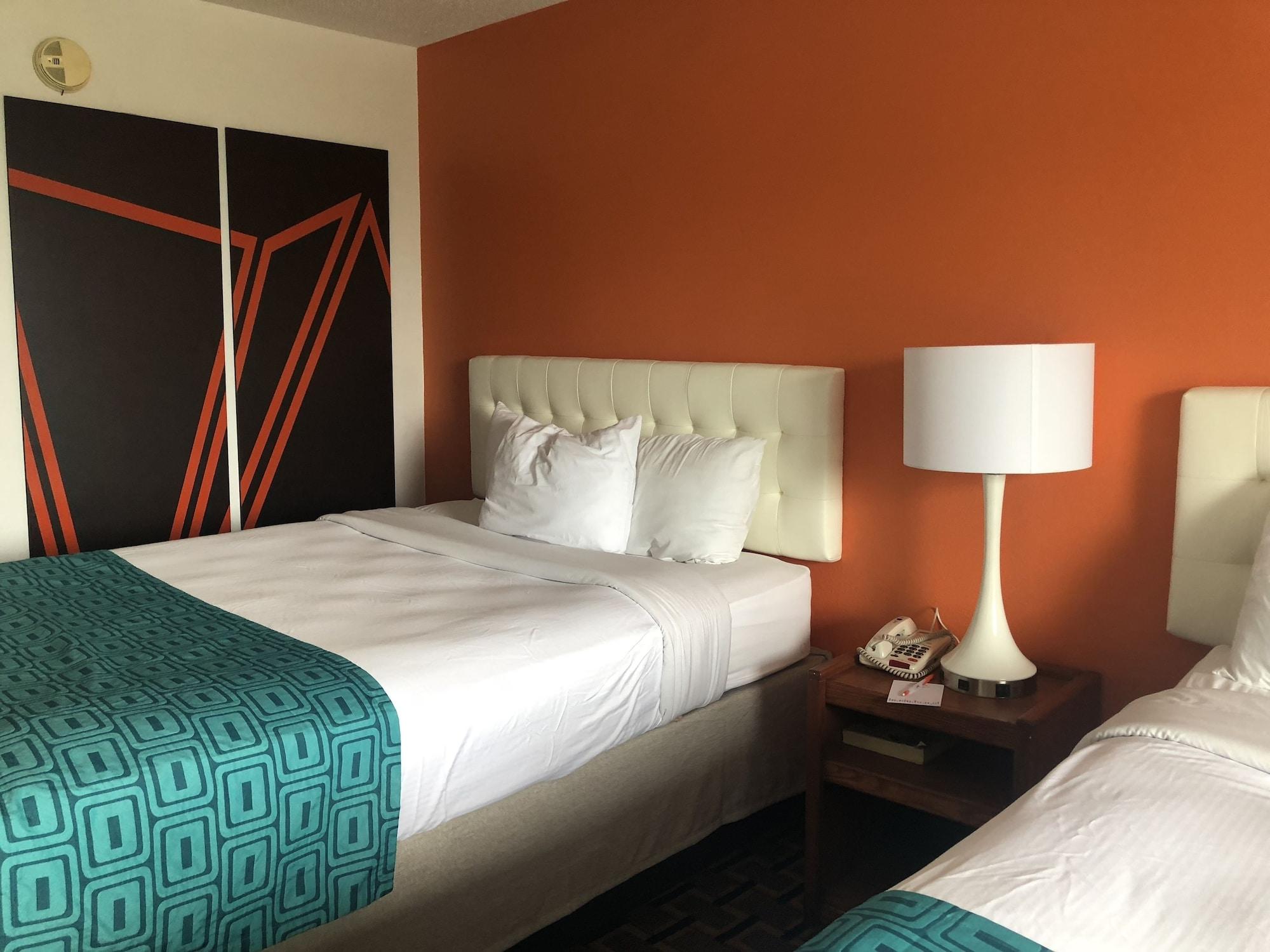 Howard Johnson By Wyndham Airport Louisville