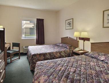 Howard Johnson By Wyndham Airport Louisville