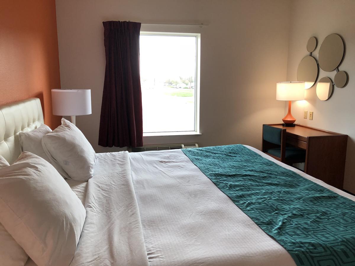 Howard Johnson By Wyndham Airport Hotel 3*